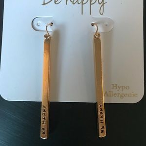 Bar earrings golden color